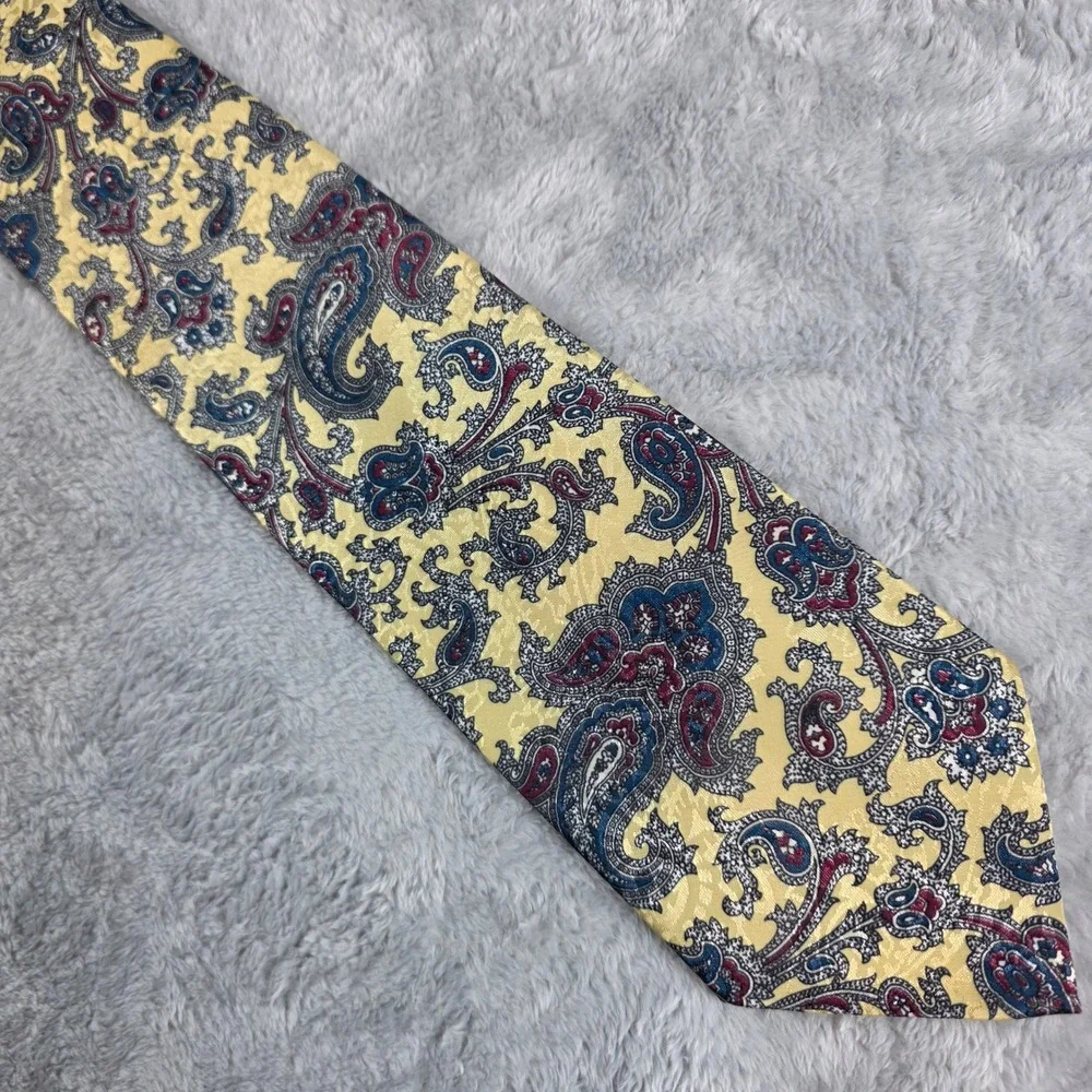 Christian Dior Mens Yellow Paisley Necktie Vintage‎ Monsieur Polyester Style